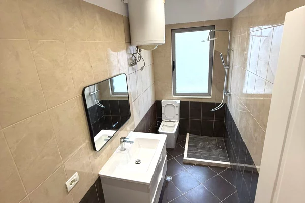 Appartamento in vendita a Tirana 1+1, Arredato