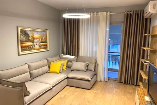 Appartamento in vendita a Tirana 2+1, Arredato