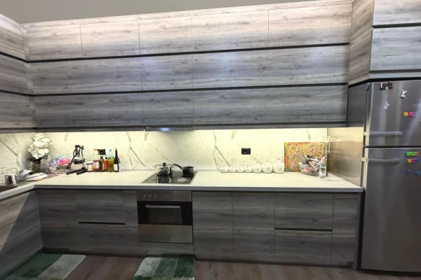 Appartamento in vendita a Tirana 2+1, Arredato