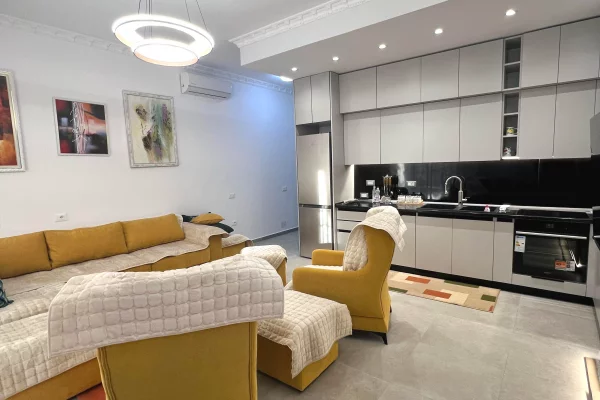 Shtepi me qera Apartament ne Tirane, 2+1, Mobilimi E mobiluar, Pagesa 1,200  Euro.