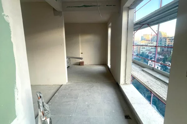 Appartamento in vendita a Tirana 3+1, Vuoto