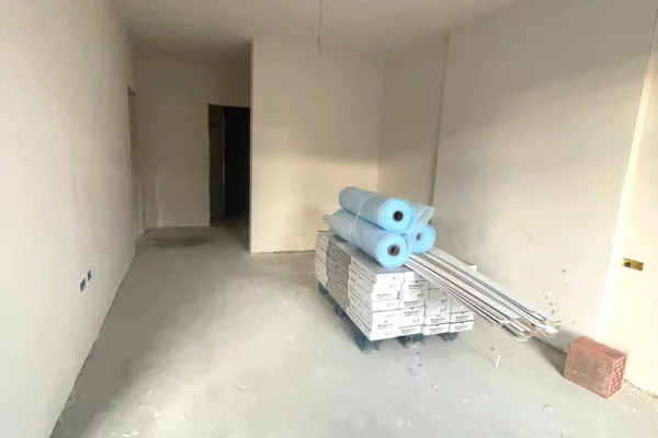 Appartamento in vendita a Tirana 3+1, Vuoto