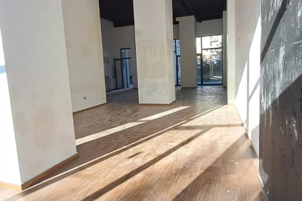 🏢Jepet Ambient Komercial per Zyra ne Astir, Tirane!
