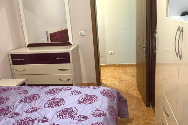 Shtepi me qera Apartament ne Tirane, 2+1, Mobilimi E mobiluar, Pagesa 70,000  Leke.