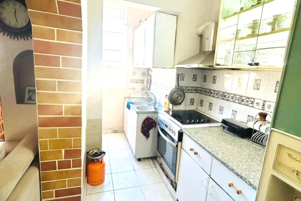 Appartamento in vendita a Tirana 2+1, Arredato