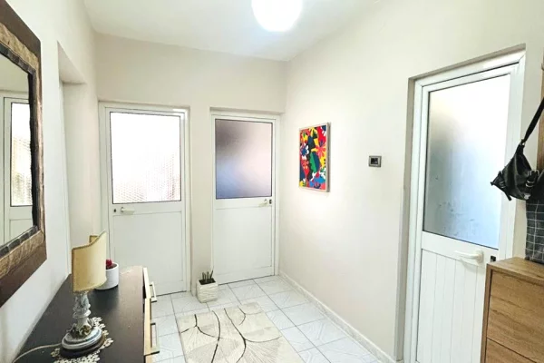 Appartamento in vendita a Tirana 2+1, Arredato