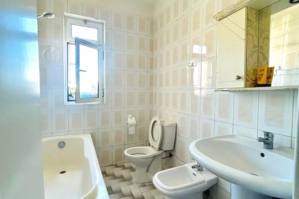 Appartamento in vendita a Tirana 2+1, Arredato