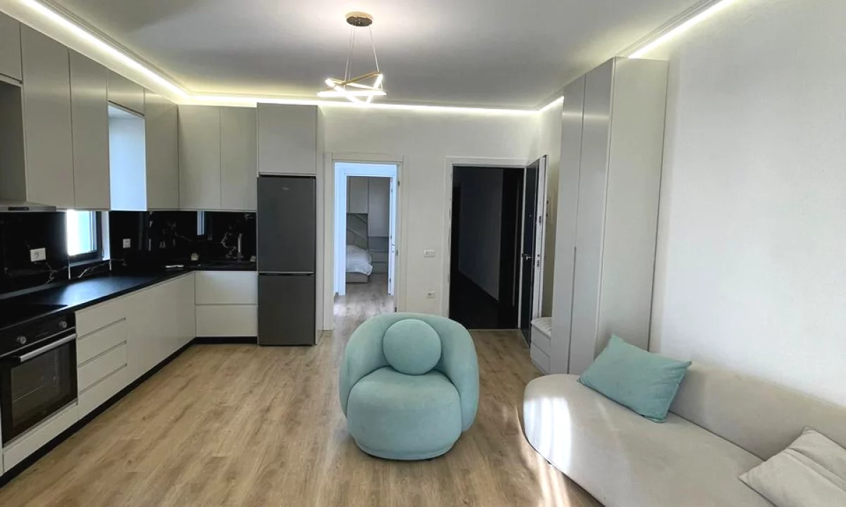 Appartamento in vendita a Tirana 1+1, Arredato