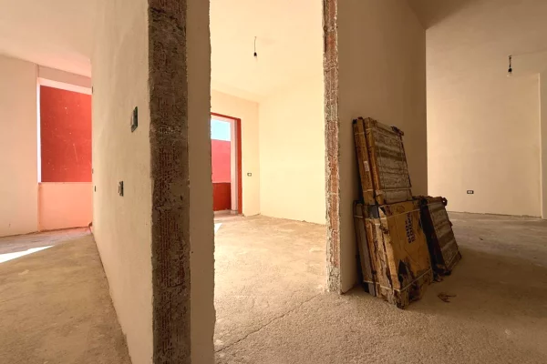 Appartamento in vendita a Tirana 2+1, Vuoto