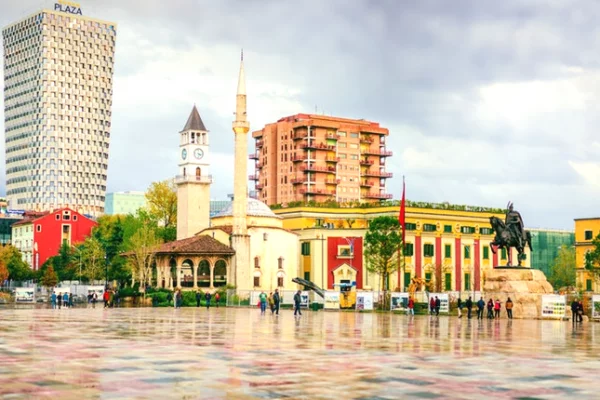 🏢Jepet me qira ambient komercial ne Qendër!