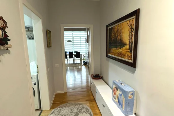 Shtepi me qera Apartament ne Tirane, 2+1, Mobilimi E mobiluar, Pagesa 900  Euro.