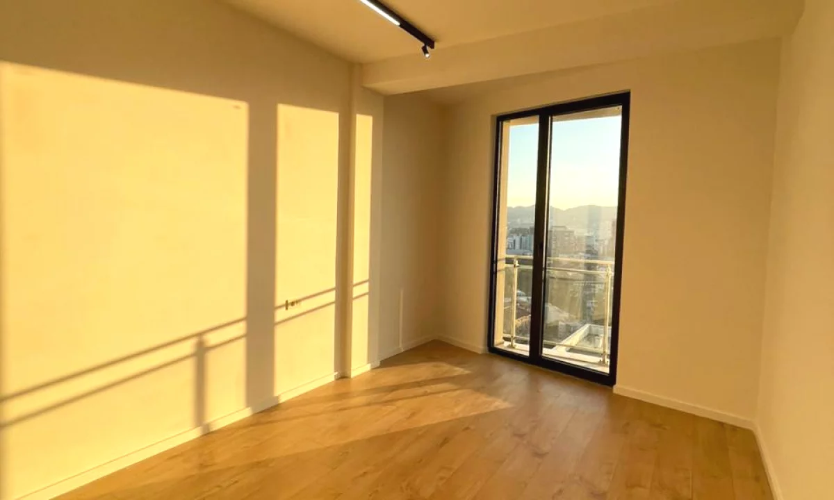 🌇Jepet me Qira Zyre te Golden Tower, te Rruga Mine Peza!