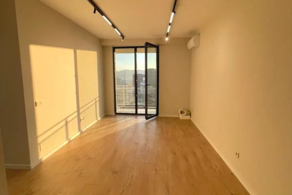 🌇Jepet me Qira Zyre te Golden Tower, te Rruga Mine Peza!