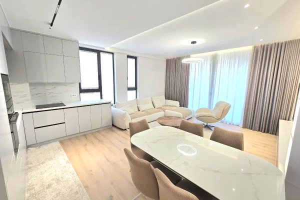 Appartamento in affitto a Tirana 2+1, Arredato