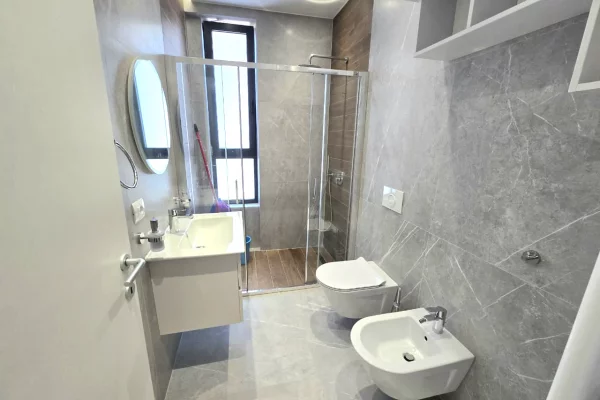 Appartamento in affitto a Tirana 2+1, Arredato