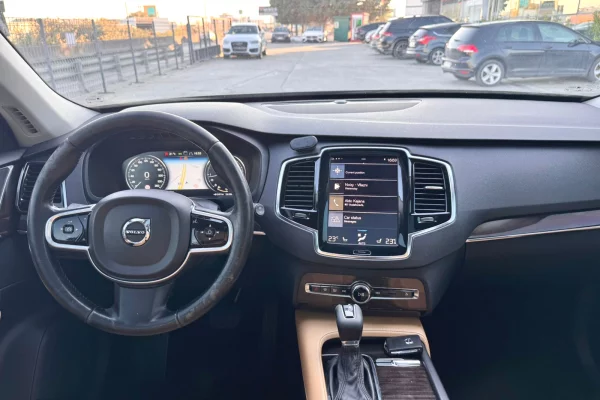 Auto in Vendita a Tirana, Volvo, 2017 Diesel,Kambio Automatik Pagamento 25,000  Euro.