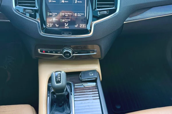 Auto in Vendita a Tirana, Volvo, 2017 Diesel,Kambio Automatik Pagamento 25,000  Euro.