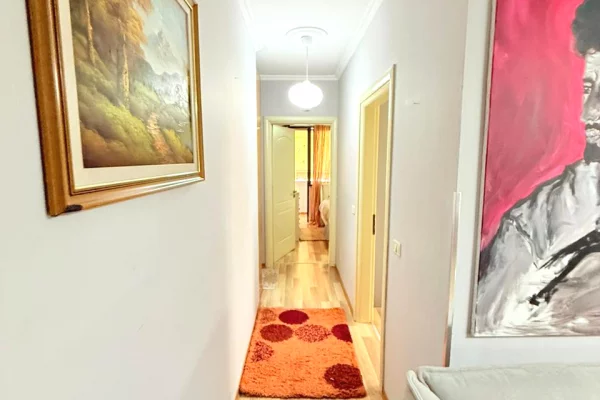 Shtepi me qera Apartament ne Tirane, 2+1, Mobilimi E mobiluar, Pagesa 650  Euro.