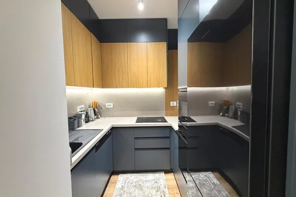 Appartamento in affitto a Tirana 2+1, Arredato