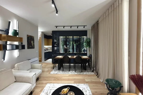 Appartamento in affitto a Tirana 2+1, Arredato