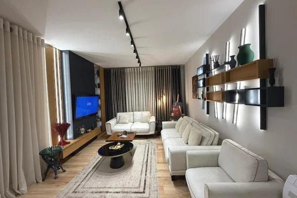 Appartamento in affitto a Tirana 2+1, Arredato