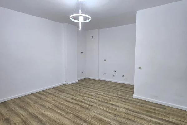 Appartamento in vendita a Tirana 2+1, Vuoto