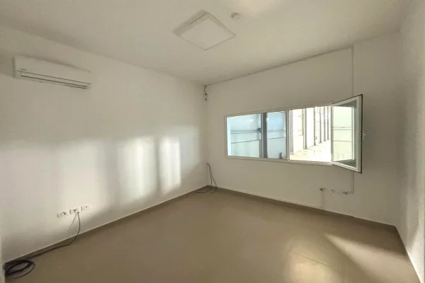 📣Jepet Kapanon industrial me qira ne Vore🔑