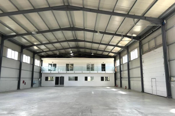 📣Jepet Kapanon industrial me qira ne Vore🔑