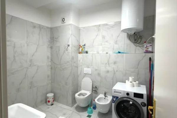 Appartamento in vendita a Tirana 2+1, Arredato