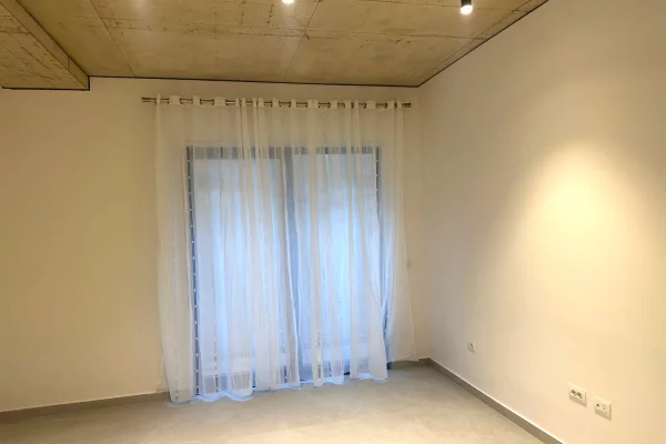 Shtepi me qera Vila Luksoze ne Tirane, 3+1, Mobilimi E mobiluar, Pagesa 3,400  Euro.