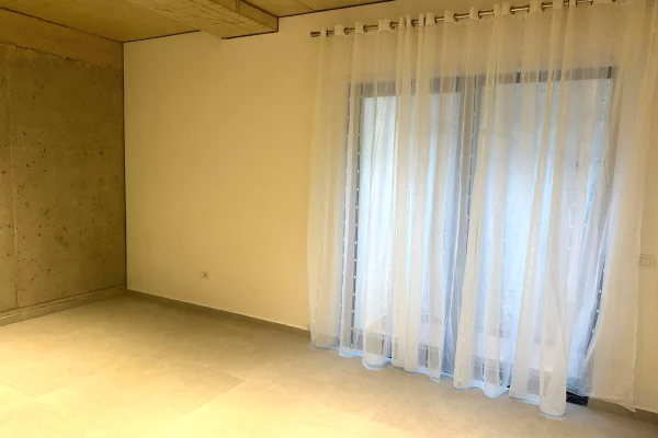 Shtepi me qera Vila Luksoze ne Tirane, 3+1, Mobilimi E mobiluar, Pagesa 3,400  Euro.