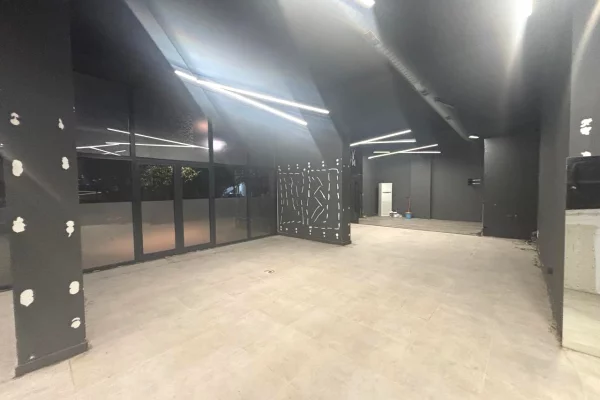 🚀Ambient Biznesi me Qira te Bulevardi Zogu I –200 m2 –Kati 0🚀