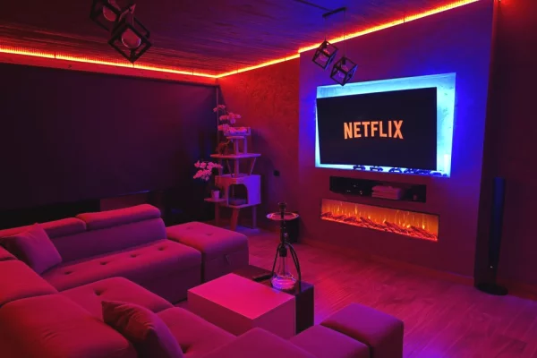 Shtepi ne shitje Penthose(kati i fundit panoramik) ne Tirane, 2+1, Mobilimi E mobiluar, Pagesa 300,000  Euro.