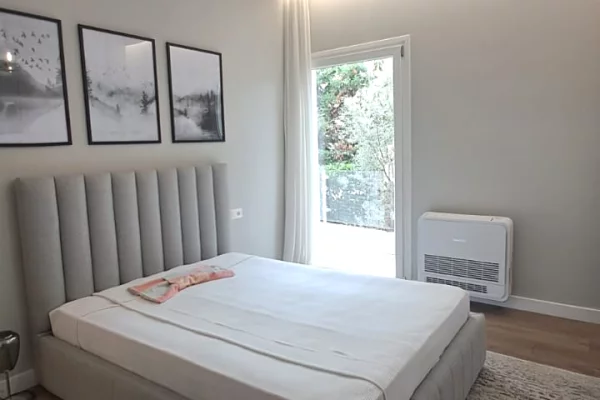 Shtepi me qera Apartament ne Tirane, 3+1, Mobilimi E mobiluar, Pagesa 1,500  Euro.