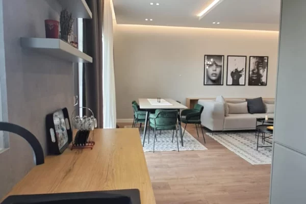Shtepi me qera Apartament ne Tirane, 3+1, Mobilimi E mobiluar, Pagesa 1,500  Euro.