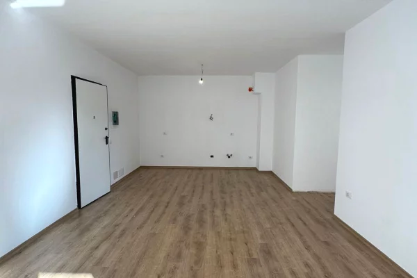 Shtepi ne shitje Apartament ne Tirane, 2+1, Mobilimi Bosh, pa mobiluar, Pagesa 191,200  Euro.