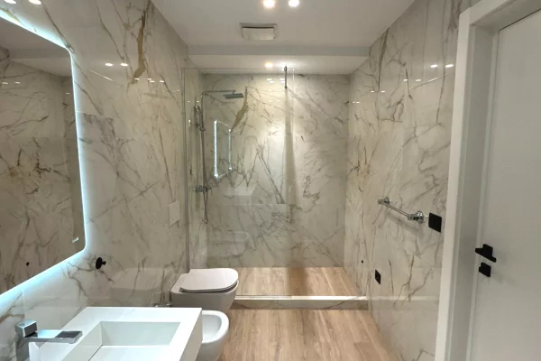 Shtepi me qera Apartament ne Tirane, 2+1, Mobilimi E mobiluar, Pagesa 2,000  Euro.