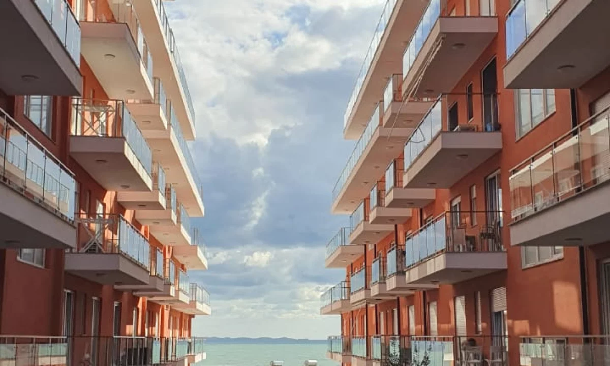 Shtepi ne shitje Apartament ne Lezhe, 1+1, Mobilimi Bosh, pa mobiluar, Pagesa 117,000  Euro.