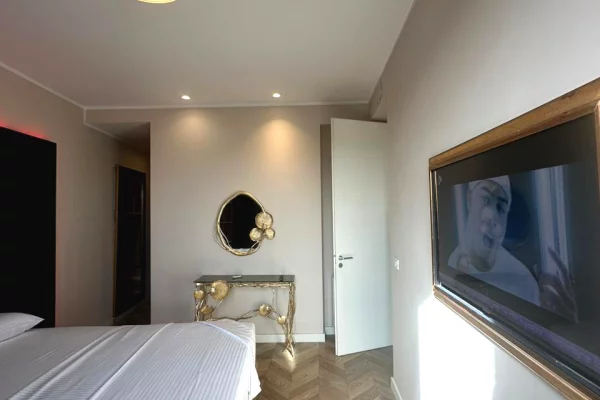 Shtepi me qera Apartament ne Tirane, 1+1, Mobilimi E mobiluar, Pagesa 1,300  Euro.