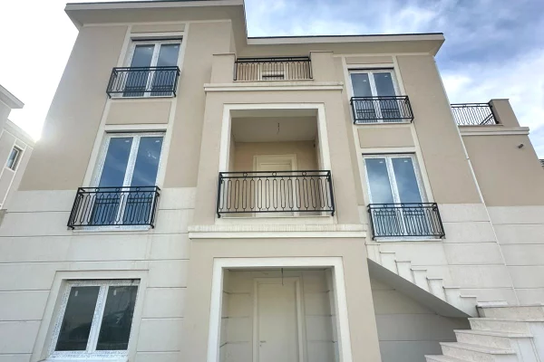 Casa in vendita 4+1 a Tirana - 1,400,000 Euro