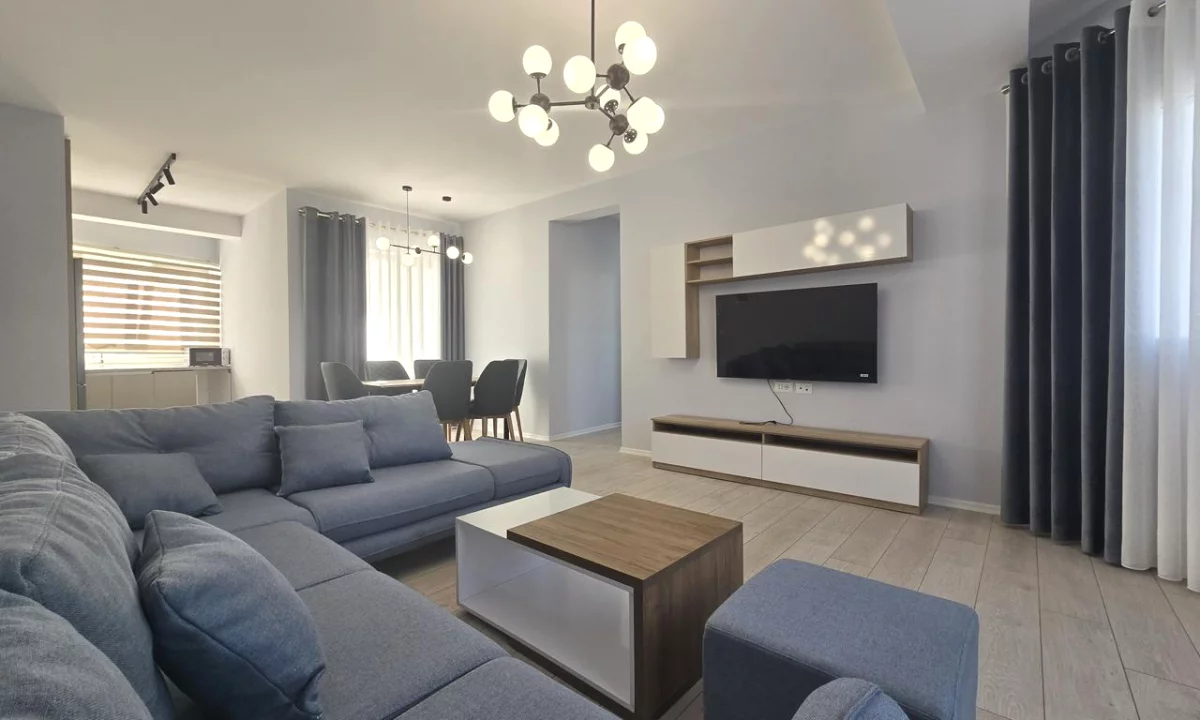 Appartamento in vendita a Tirana 2+1, Arredato