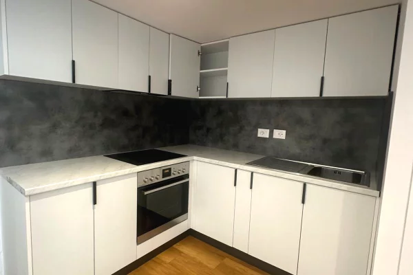 Duplex (casa a 2 piani) in vendita a Tirana 1+1, SemiArredato