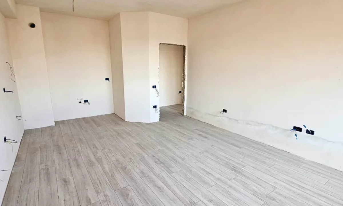 Appartamento in vendita a Tirana 1+1, Vuoto