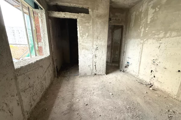 Shtepi ne shitje Apartament ne Tirane, 3+1, Mobilimi Bosh, pa mobiluar, Pagesa 277,000  Euro.