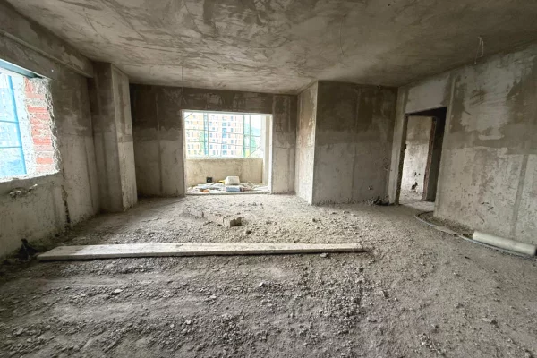 Shtepi ne shitje Apartament ne Tirane, 3+1, Mobilimi Bosh, pa mobiluar, Pagesa 277,000  Euro.