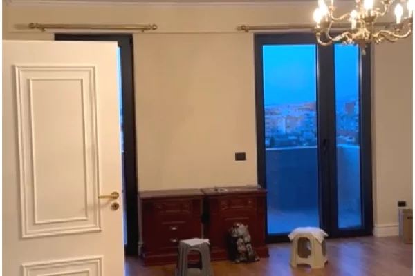 Appartamento in vendita a Tirana 1+1, Vuoto