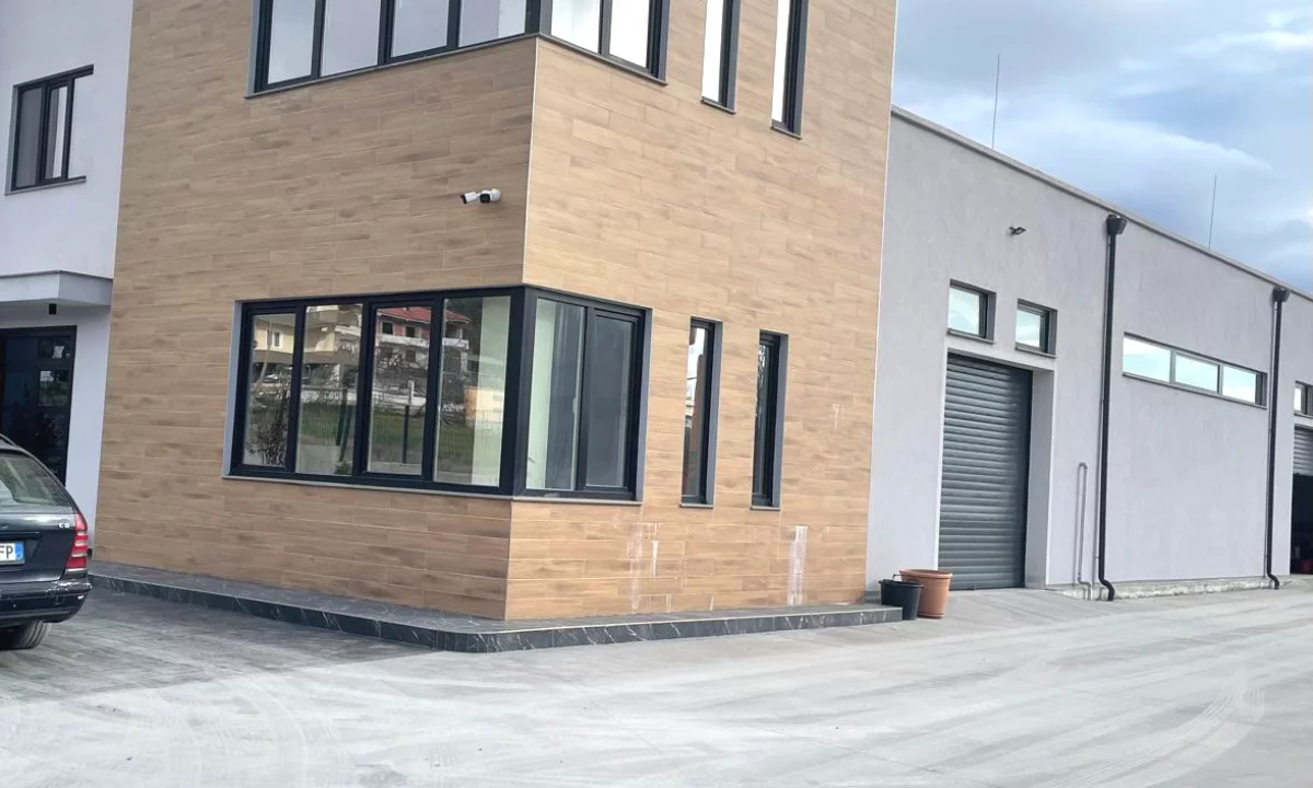 ​🏭Jepet Magazine me Qira me Vendodhje ne Prush, Vaqarr!