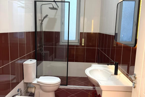 Appartamento in vendita a Tirana 2+1, Arredato