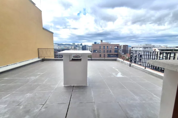 Shtepi ne shitje Apartament ne Tirane, 3+1, Mobilimi Bosh, pa mobiluar, Pagesa 350,000  Euro.