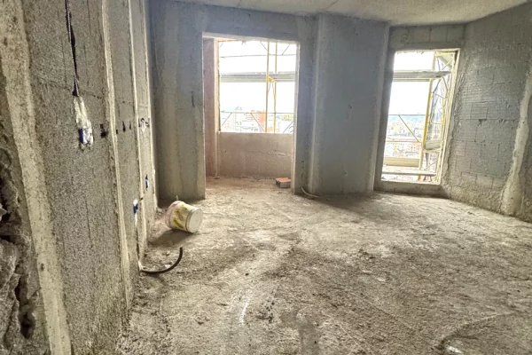 Appartamento in vendita a Tirana 2+1, Vuoto